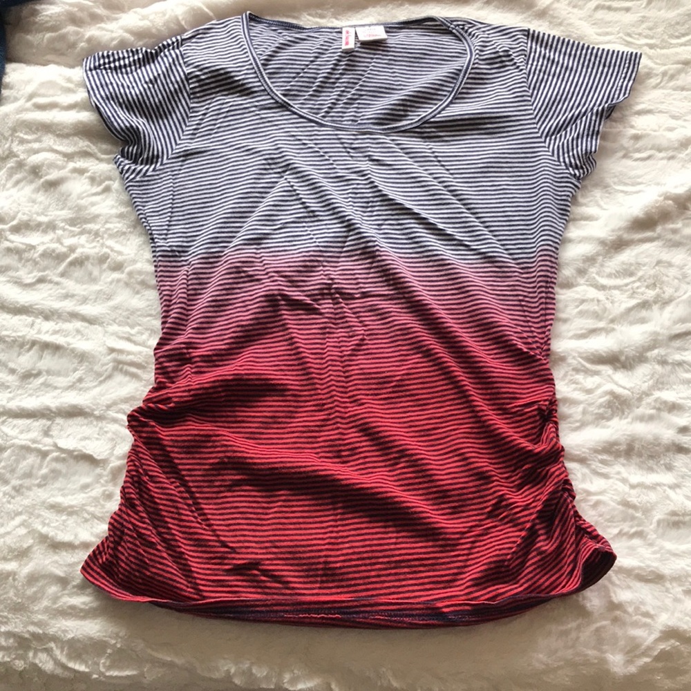 Women’s maternity T-shirt- large